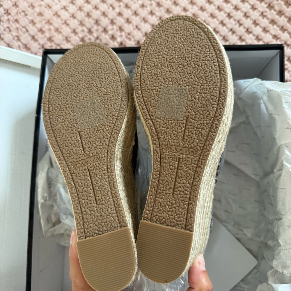 Brand New Dolce Vita Sylas Smoke suede Wedge Sandals | Size 8 - Picture 4 of 4